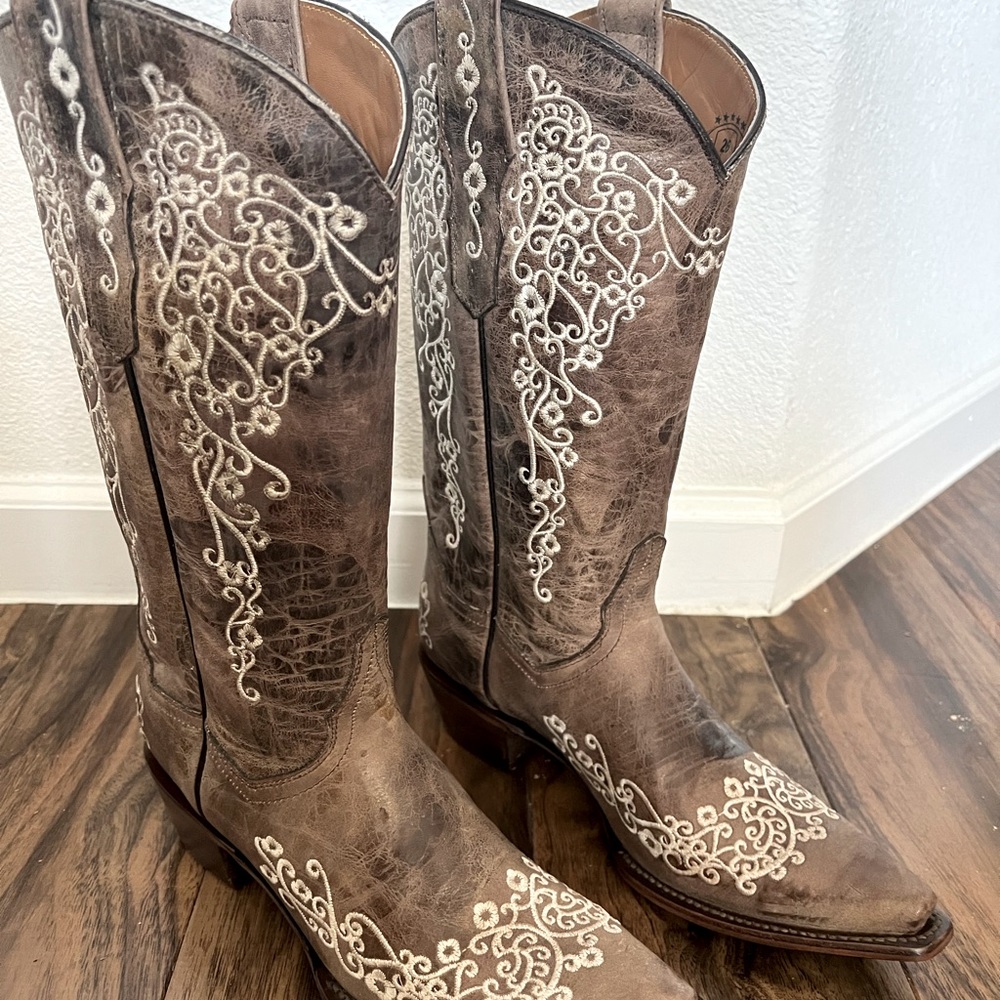 Cowboy boots for women; Size 9; leather with stitching;New in box